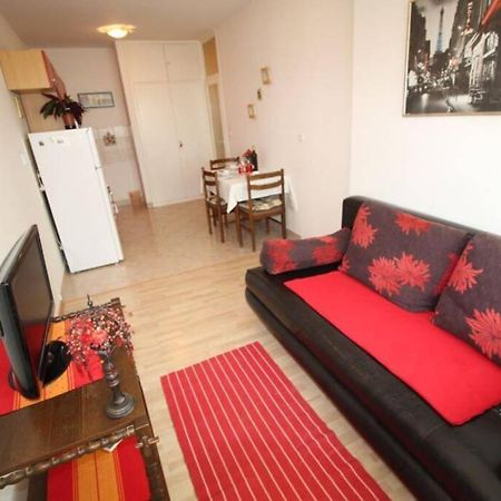 Old City/Beach 13 Minutes Away, Parking, For 4 Split Exterior foto